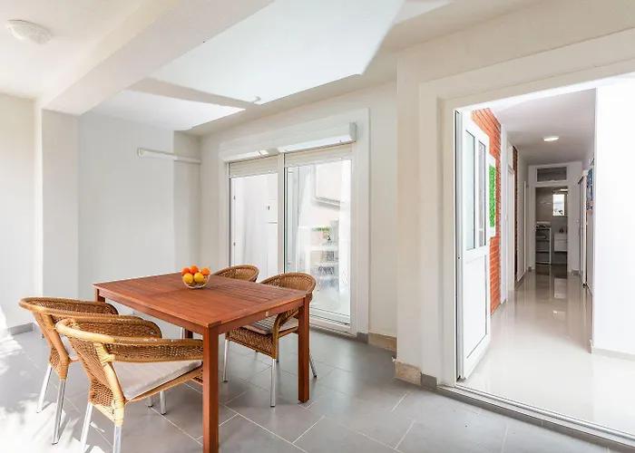 Апартаменты Hundefreundliches Mit Mediterranem Garten - 600 Meter Zum